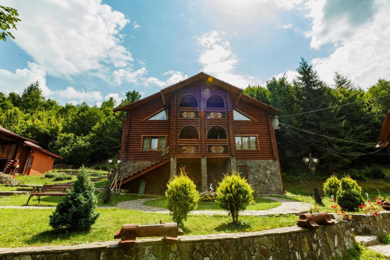 Hotel Lisova Kazka à Zhdeniievo Extérieur photo