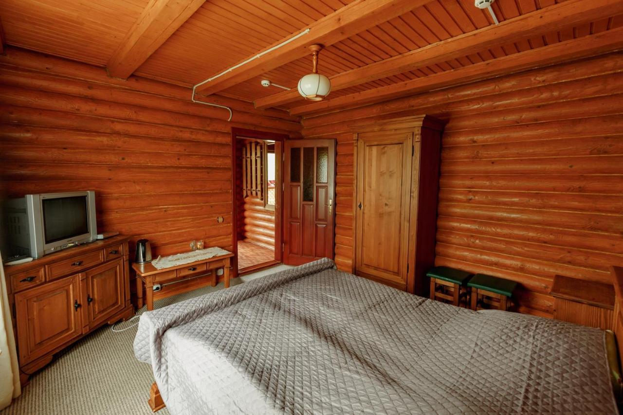 Hotel Lisova Kazka à Zhdeniievo Extérieur photo