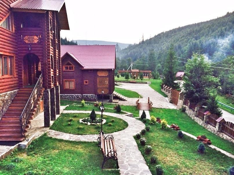 Hotel Lisova Kazka à Zhdeniievo Extérieur photo