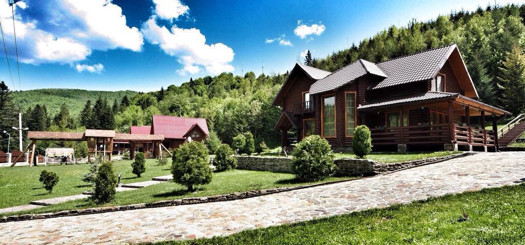 Hotel Lisova Kazka à Zhdeniievo Extérieur photo