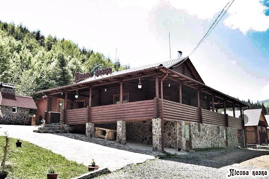 Hotel Lisova Kazka à Zhdeniievo Extérieur photo